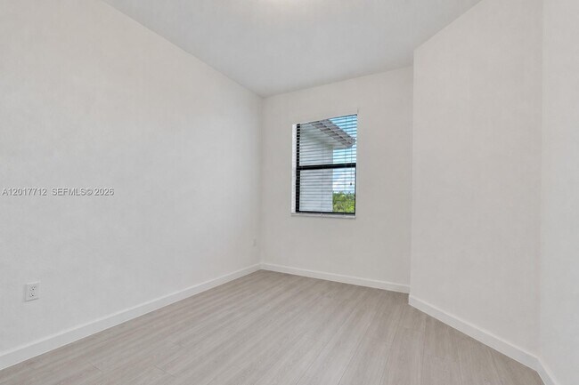 Building Photo - 25036 SW 107th Ave