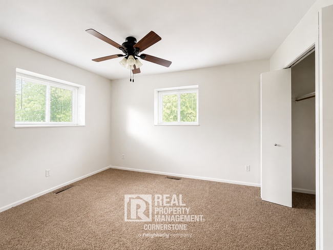 Building Photo - Spacious 2BR Townhome in Gull Lake Schools | Dog Friendly