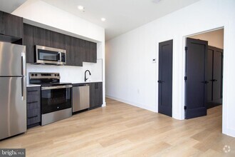 Building Photo - 633 N 5th St