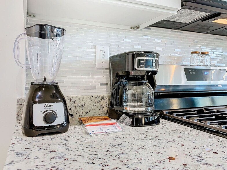 Building Photo - 7516 Sunflower Dr