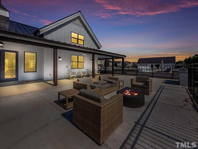 Building Photo - 2917 Early Planting Ave