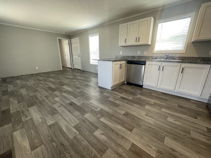 Building Photo - 15852 Croatia Dr