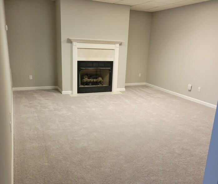 Building Photo - 109 Golf Club Ln