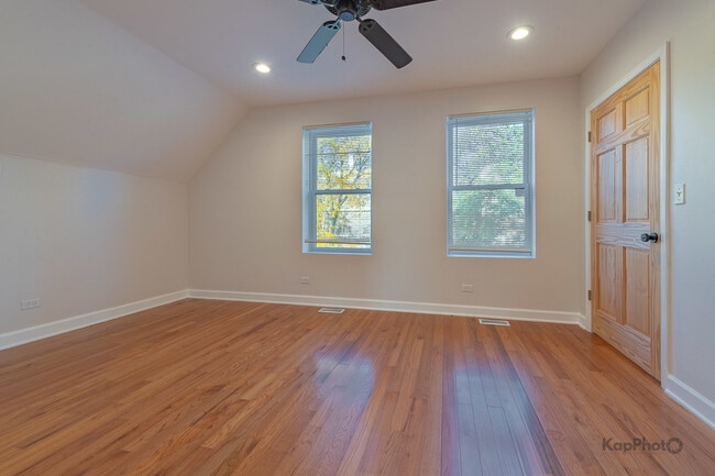 Building Photo - 527 N Ridgeway Ave