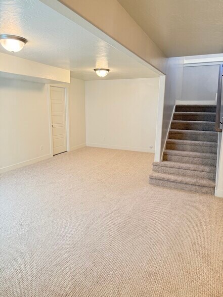 Building Photo - 158 S 140 E