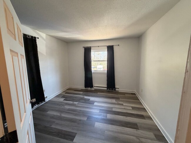 Building Photo - 1088 Dover, 203