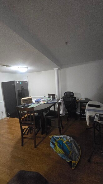 Building Photo - 31 Devereux St