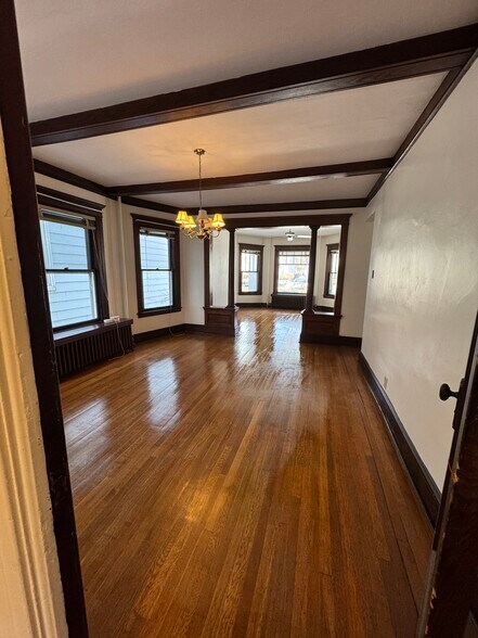 Primary Photo - 77 S Pine Ave
