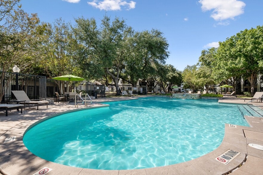 Sparkling Swimming Pool - Sedona Springs
