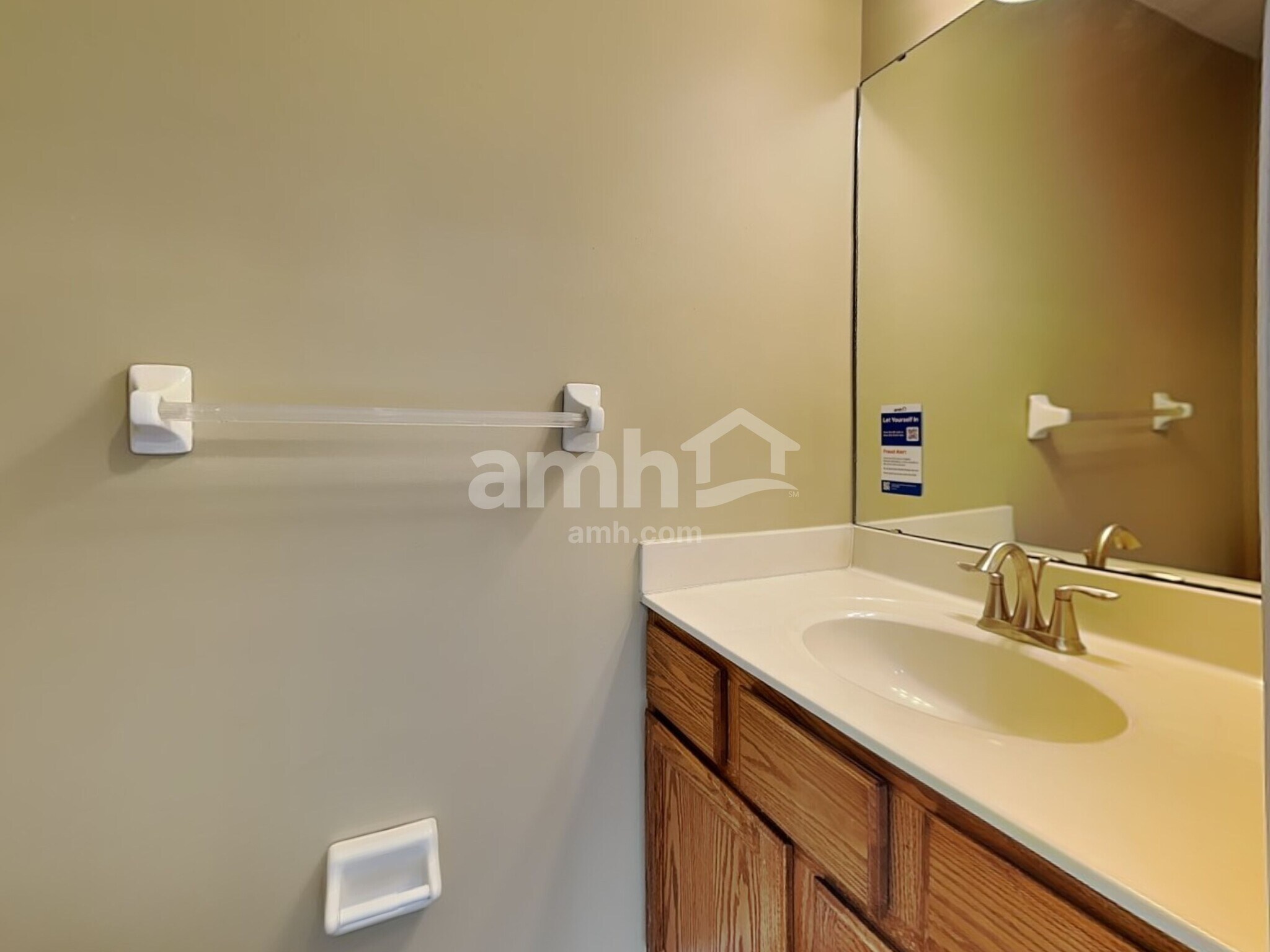 Building Photo - 4695 Woodfield Dr