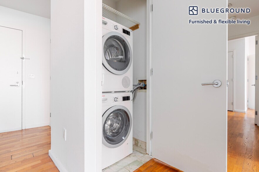 Building Photo - 635 W 42nd St