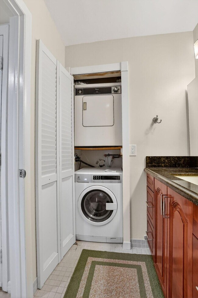 Building Photo - 129 Piedmont C