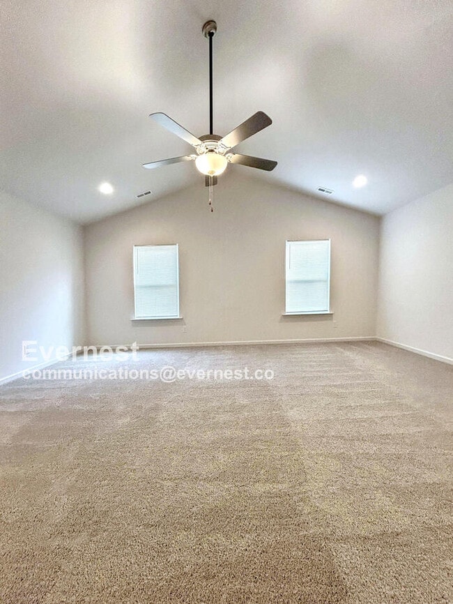 Building Photo - 3621 Quail Dr