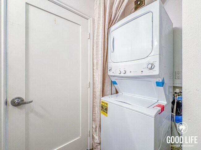 Building Photo - SD: Luminous 2BD/2BA Apartment in East Village with Reserved Parking, City Views & Rooftop Amenities
