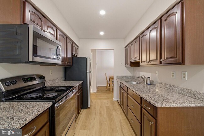 Building Photo - 18036 Rolling Way