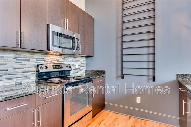 Building Photo - 936 Broad St