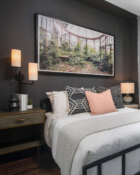 Building Photo - 145 E Lake St