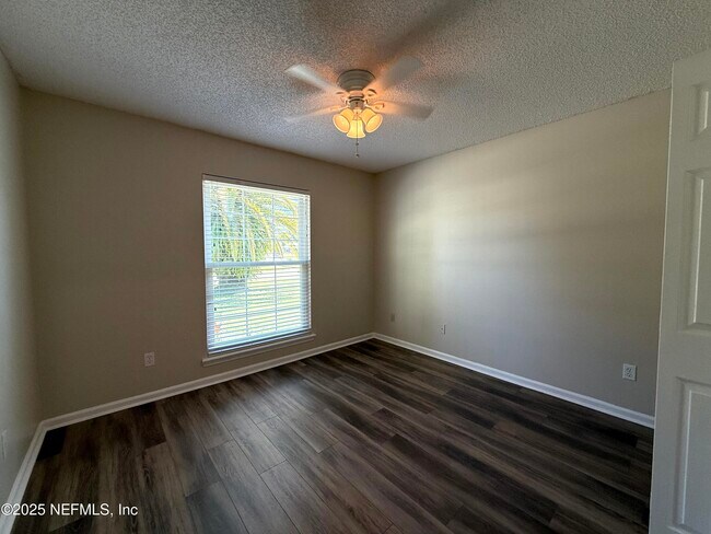 Building Photo - 4578 Blue Stream Ln N