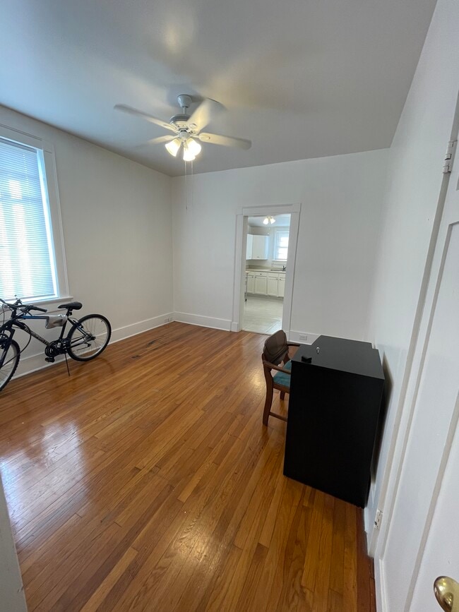 Building Photo - 1304 Helios Ave