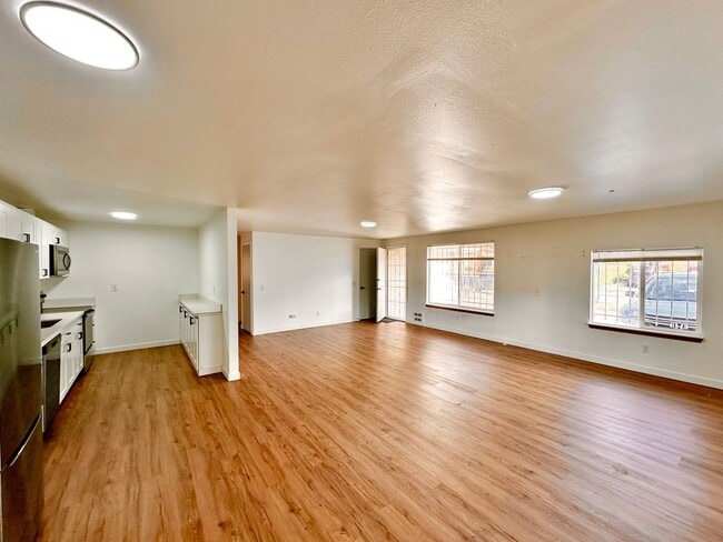 Building Photo - 7115 44th Ave S