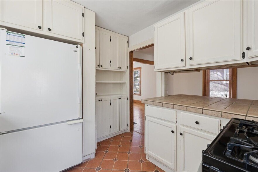 Building Photo - 751 Holmes Rd