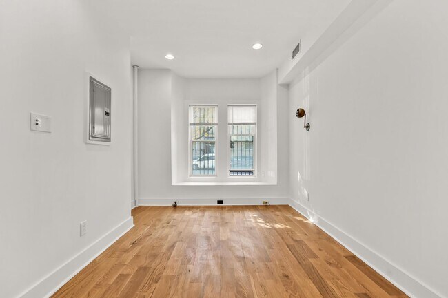 Building Photo - 461 Prospect Ave