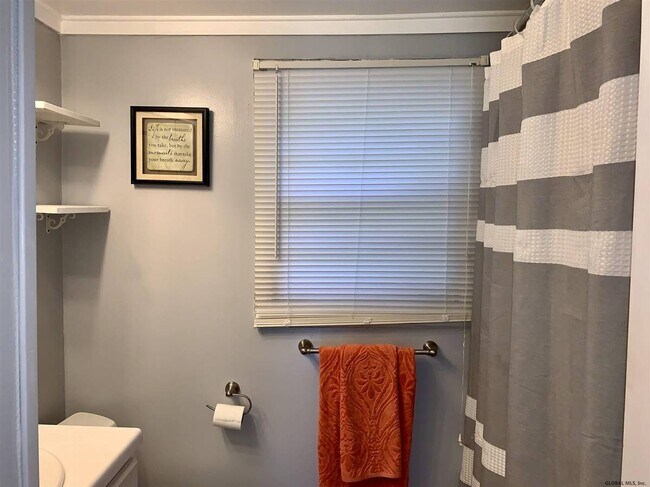 Building Photo - 934 Mohegan Rd