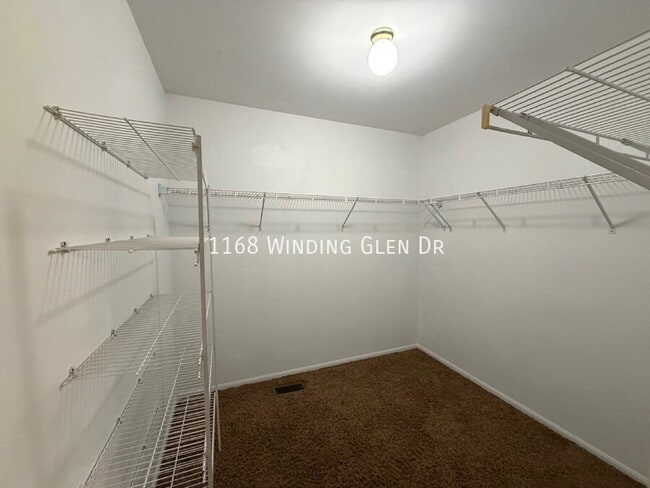 Building Photo - 1168 Winding Glen Dr