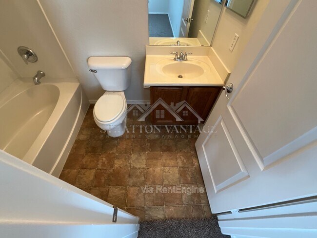 Building Photo - 25654 W Satellite Ln