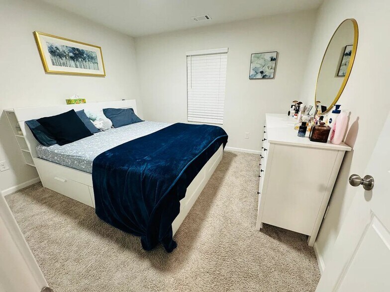 Building Photo - 126 Evonshire Blvd