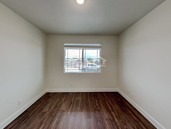 Building Photo - 2673 3340 South St