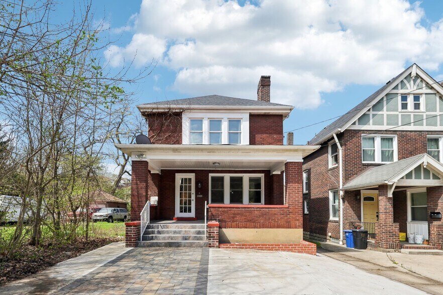 Primary Photo - 3459 Beechwood Blvd
