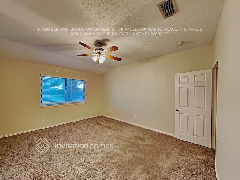 Building Photo - 10202 Staghill Dr