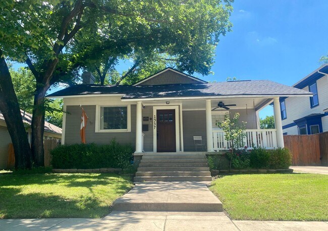 Building Photo - Charming Fairmount Bungalow