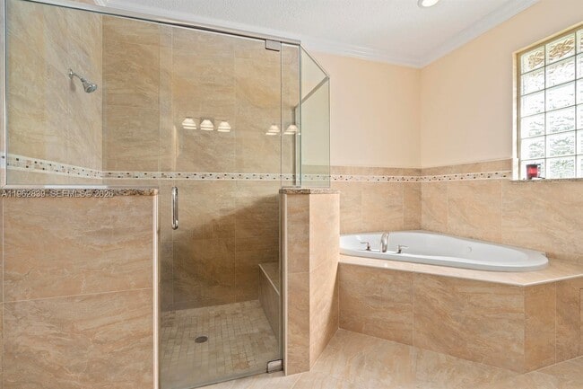 Building Photo - 6650 NW Omega Rd