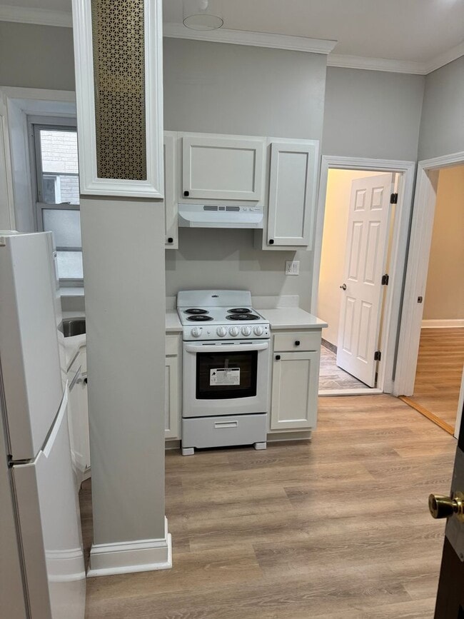 Building Photo - 2 bed/1 bath in Allston