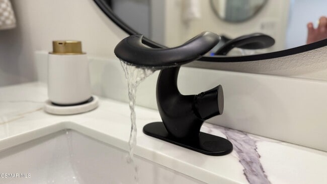 Building Photo - 3439 Highwood Ct