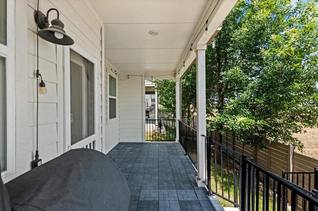 Building Photo - 7106 Silver Star Ln