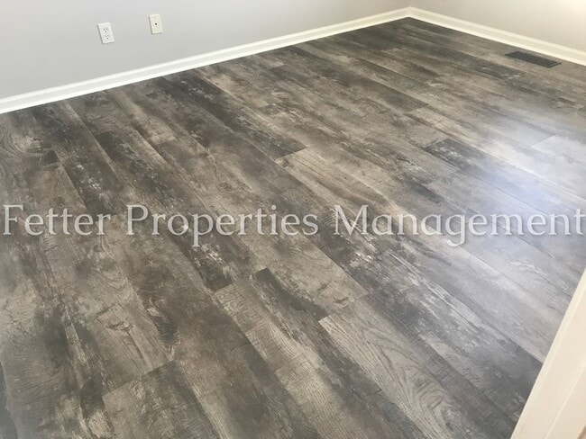 Building Photo - 3 Bedroom, North Side Home!!