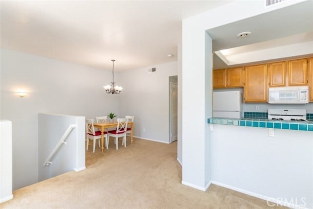 Building Photo - 1002 S Rossano Way