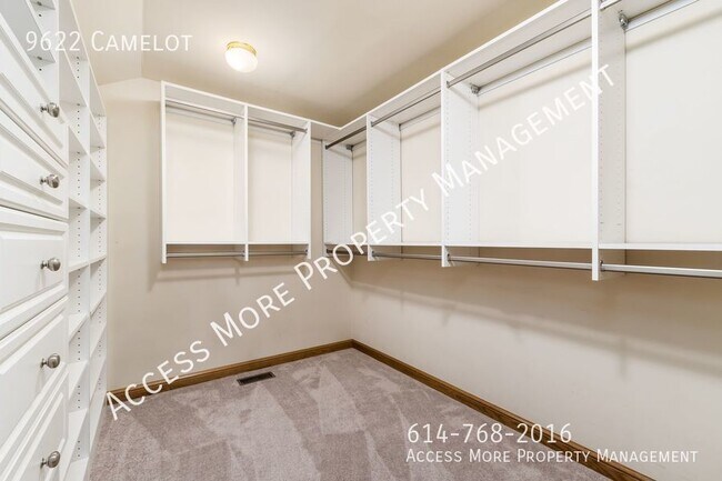 Building Photo - SPACIOUS & GRAND HOME IN PICKERINGTON!