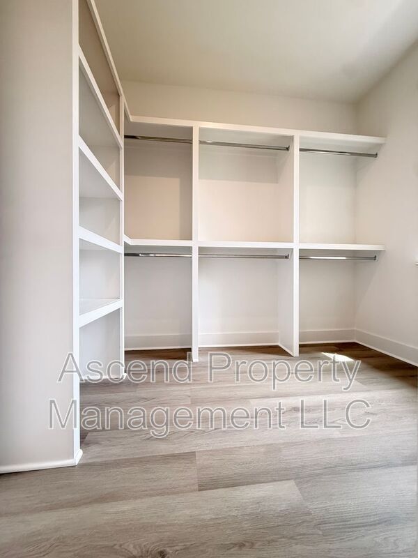 Building Photo - 118 Leggo Ave