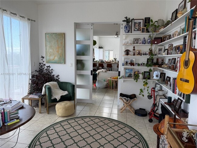 Building Photo - 107 Mendoza Ave