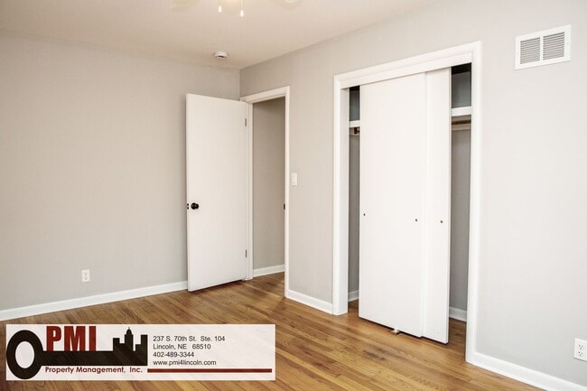 Building Photo - 820 S 38th St