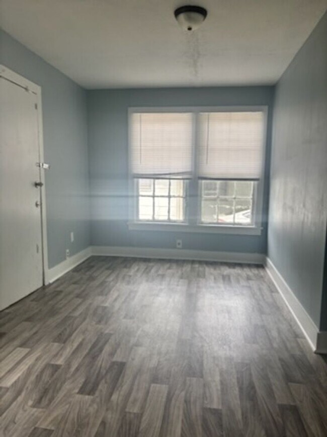 Building Photo - 4833 Churchill Dr