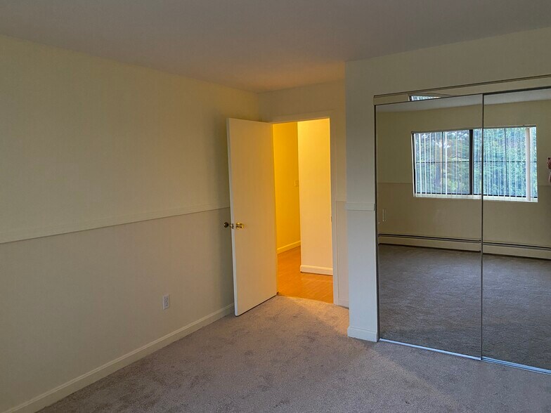 Building Photo - 134 Mammoth Rd