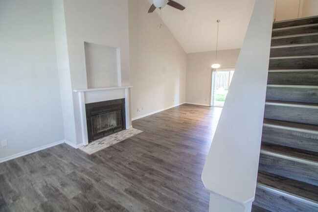 Building Photo - 3510 Forum Blvd