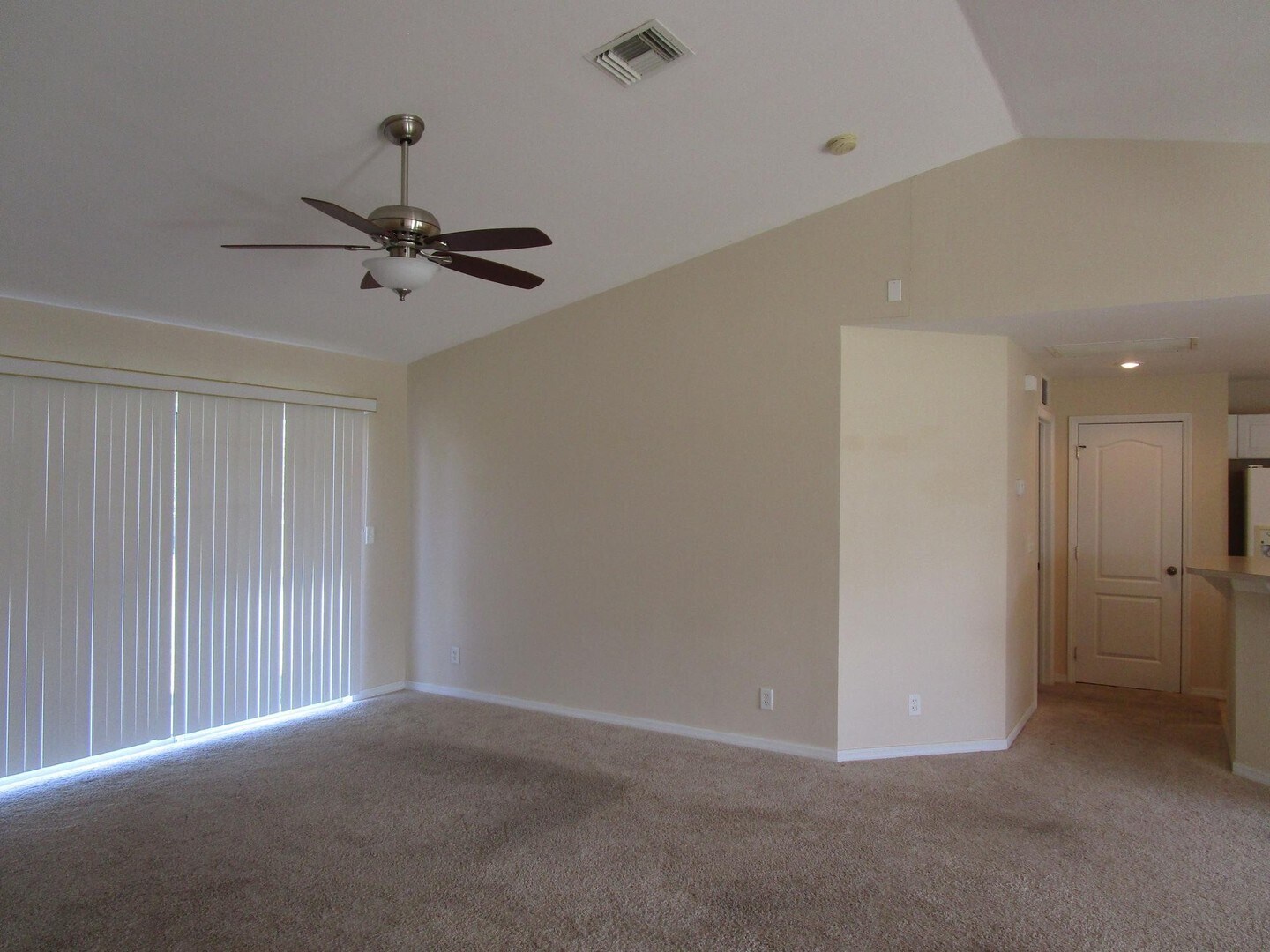 Building Photo - Coming mid Aug   3/2  Home