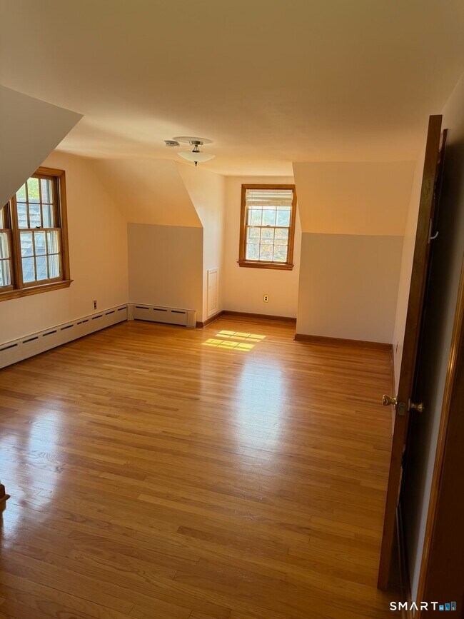 Building Photo - 25 Ludlow Manor
