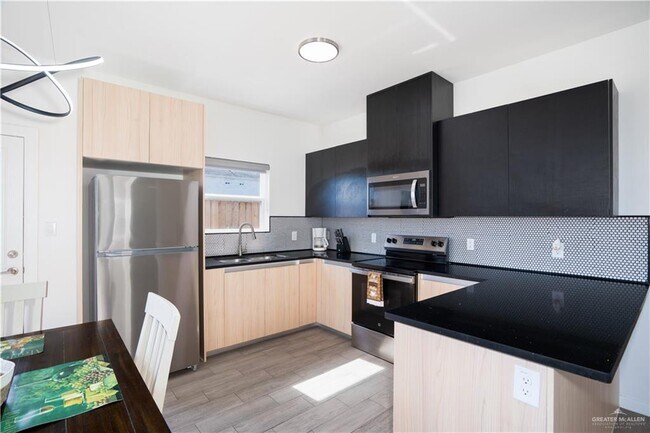 Building Photo - 26 N 40th St